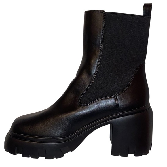 PRETTY LITTLE THINGS Chunky Sole MotoCulture Booties Black in Size 8 - Picture 6 of 9